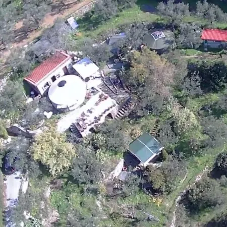 Inviting Tiny Treehouse East Of Kalamata Near Bay Kalamata