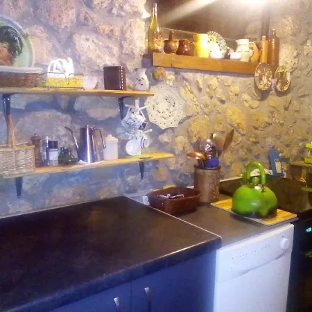 Inviting Tiny Treehouse East Of Kalamata Near Bay