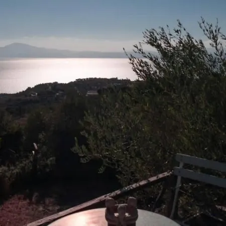 Inviting Tiny Treehouse East Of Kalamata Near Bay * Kalamata